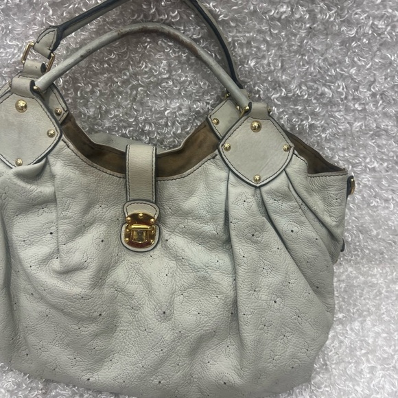 Louis Vuitton Hobo Mahina Leather Bag - Picture 2 of 16